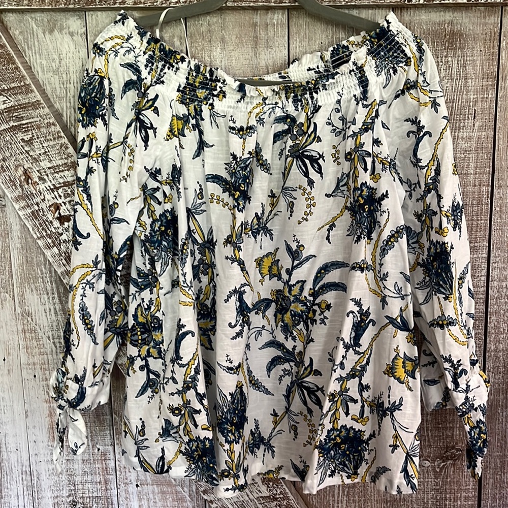 LOFT off the shoulder top. Size large.